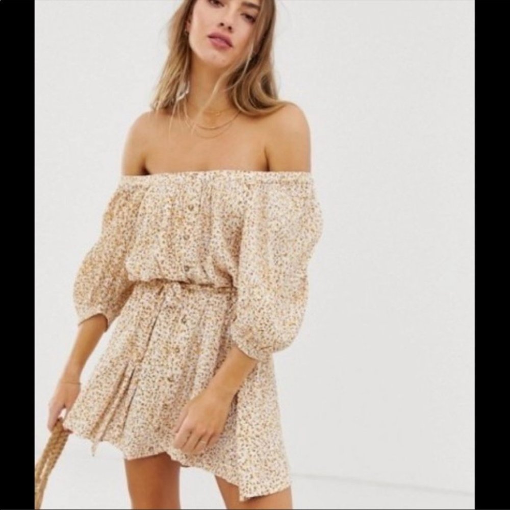 Faithfull the Brand Off-Shoulder Mini Dress in Cream Floral